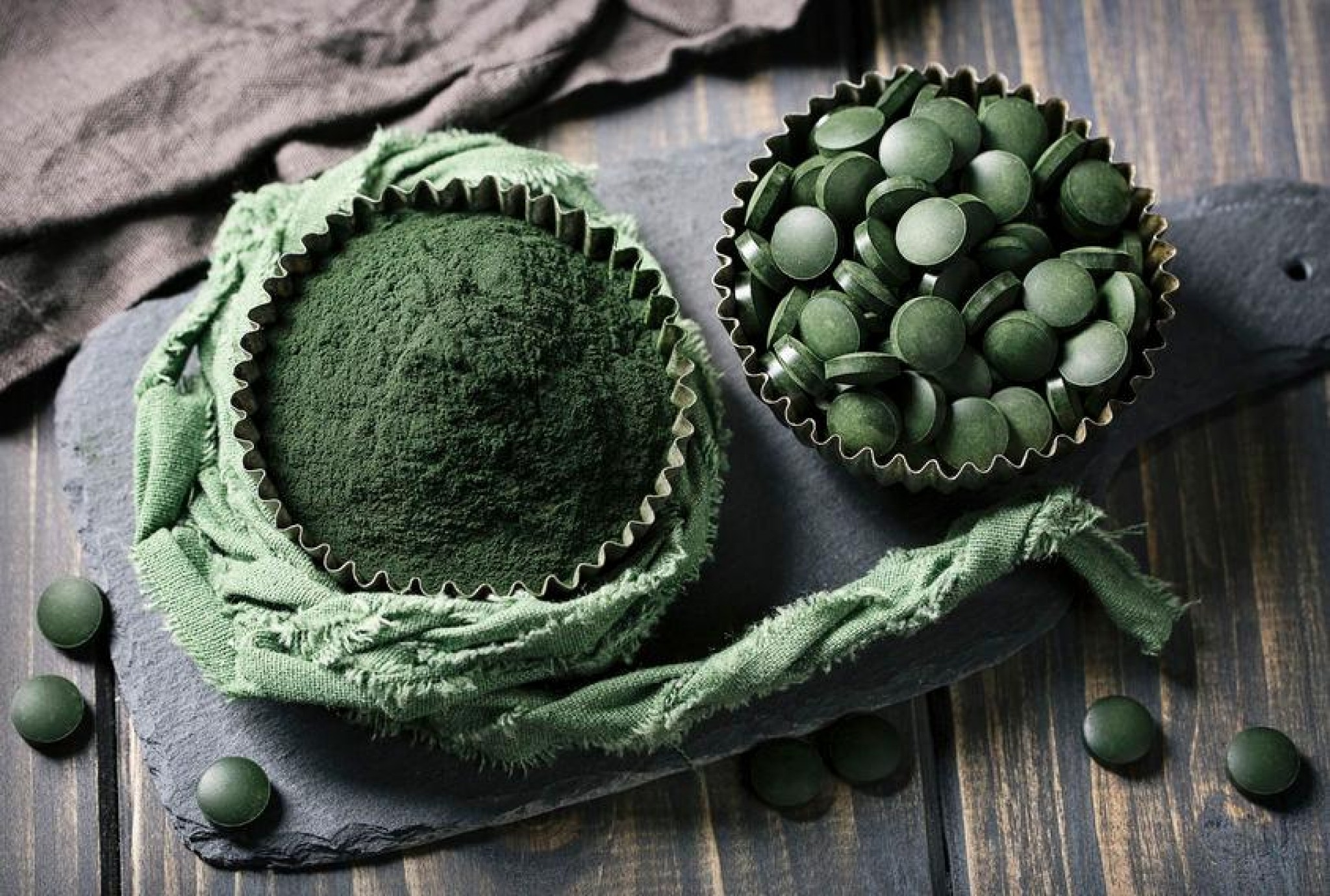 Из водорослей получают. Spirulina водоросль. Спирулина и хлорелла. Хлорелла водоросль суперфуд. Arthrospira спирулина.