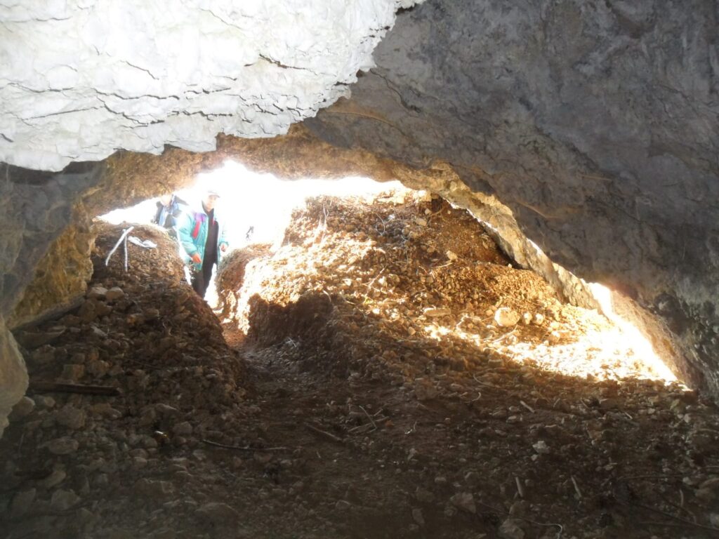 Grotta dei Banditi dall'interno