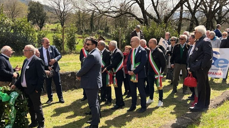 San Vincenzo Valle Roveto ricorda le sei vittime della tragedia di Cannavinelle