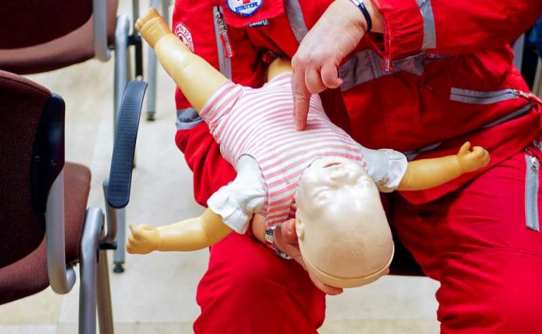 La Croce Rossa di Carsoli organizza un corso di Manovre Salvavita Pediatriche rivolto a genitori