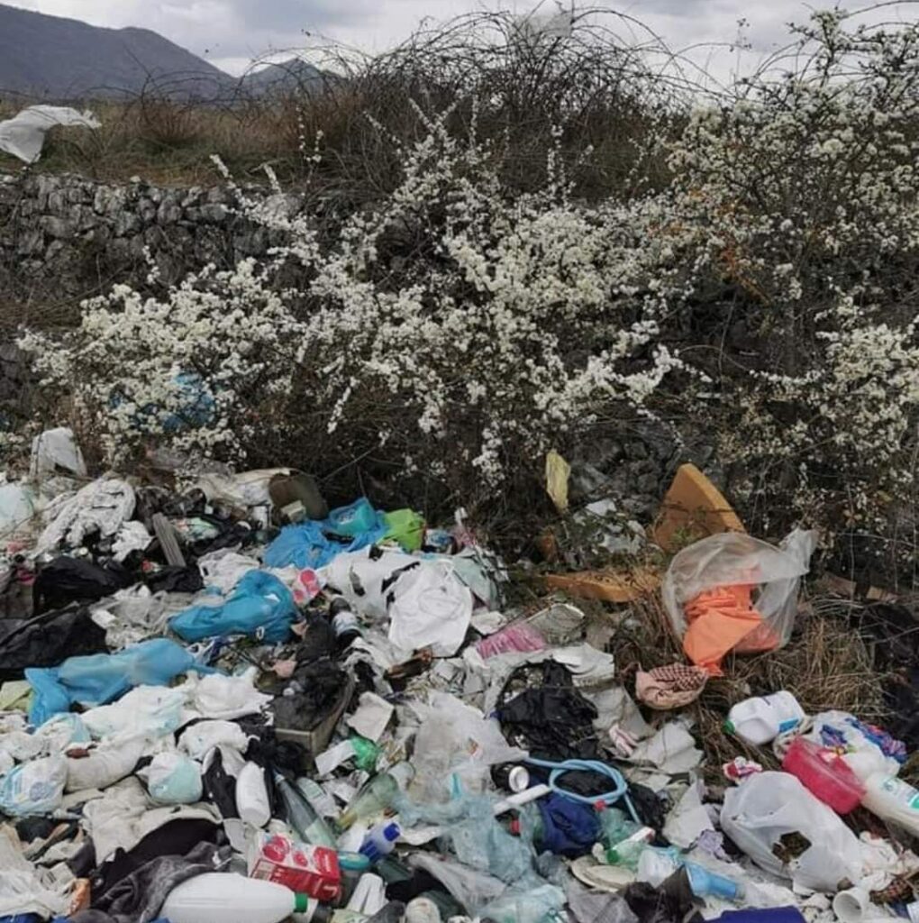 I bellissimi Piani Palentini deturpati dalle discariche abusive