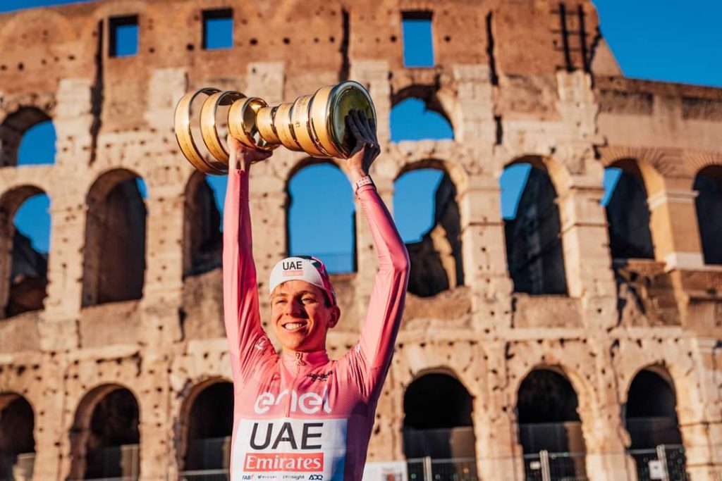 Tadej Pogacar domina il giro d'Italia 2024