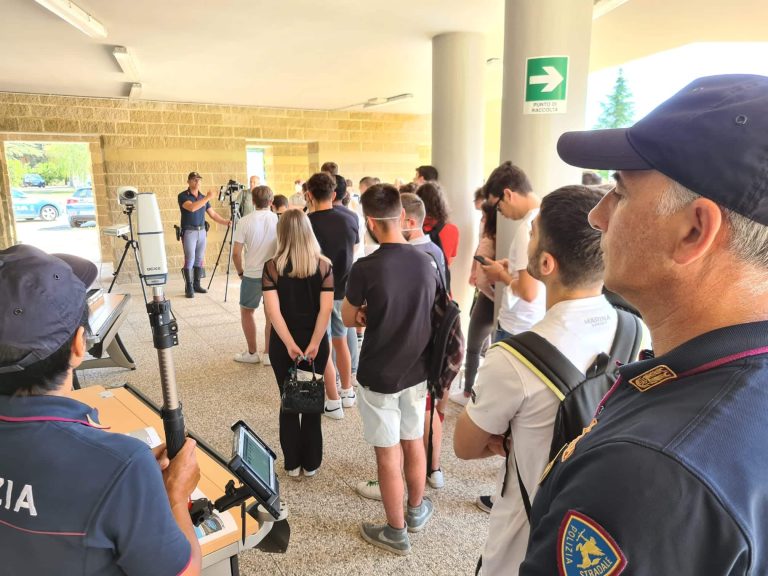 La Polizia di Stato incontra gli studenti della facoltà di Ingegneria nel convegno sull'educazione alla guida||