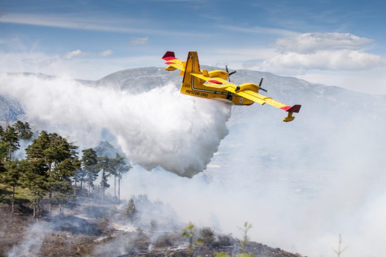 Incendi boschivi, in Abruzzo numerosi interventi di Vigili del Fuoco e mezzi aerei