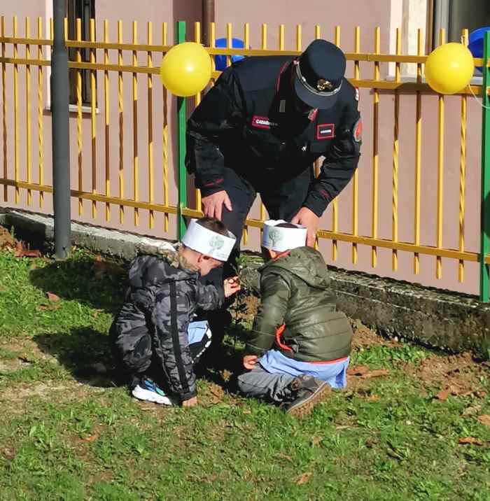 Giornata Nazionale degli Alberi: i bambini di Canistro creano il bosco diffuso piantumando un castagno