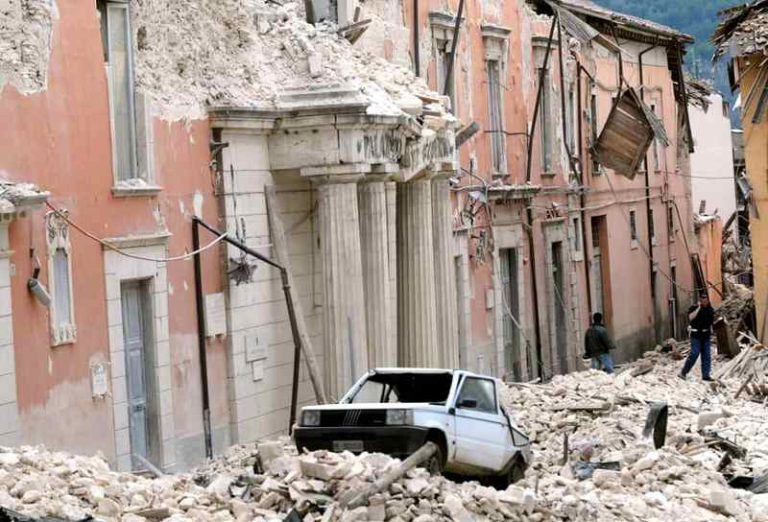 Regione Abruzzo chiede il pagamento del bollo auto dopo 14 anni dal sisma dell'Aquila