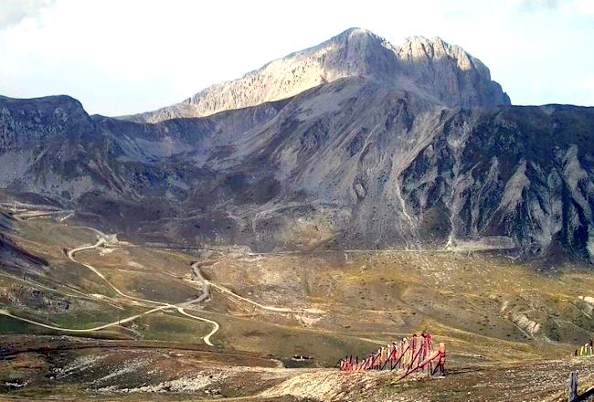 Forti venti da sud sulle montagne d'Abruzzo: a Campo Imperatore raffiche a 194 km/h