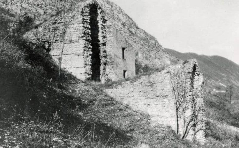 I Cunicoli di Cladio in una storia fotografia dei primi del Novecento