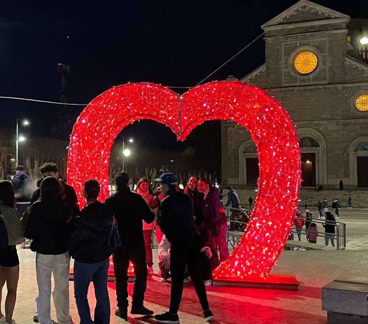 San Valentino: il "cuore di Avezzano" accoglie tutti gli innamorati