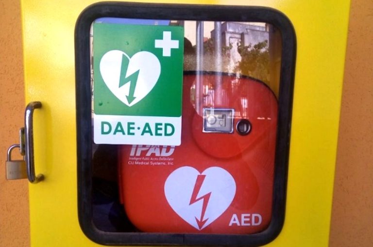 Evento solidale a Pereto: raccolta sangue con emoteca in piazza e donazione di un defibrillatore da parte dell'Avis