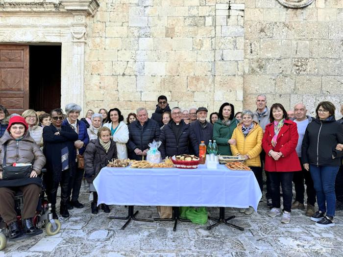 La comunità di Ortona dei Marsi ha festeggiato i 60 anni del parroco