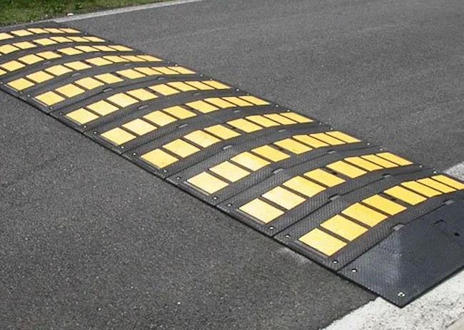 Installazione di dossi artificiali lungo diverse strade di Luco dei Marsi per ridurre la velocità e garantire la sicurezza