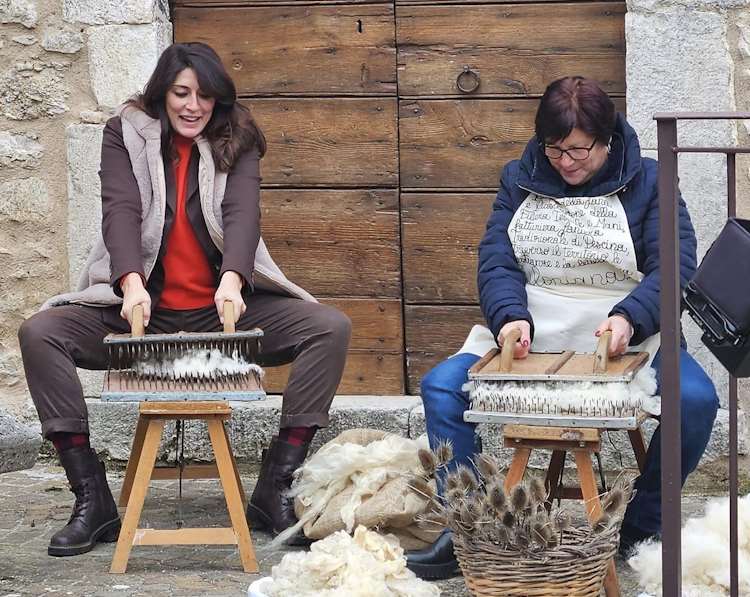 Elisa Isoardi e la troupe di Linea Verde Life a Pescina