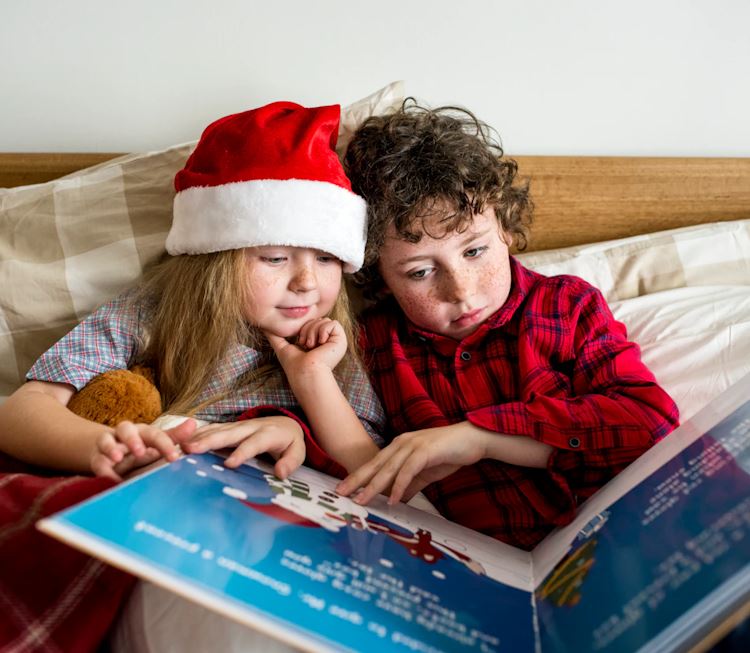 "Racconti sotto l'albero": gli attori Arianna Bigazzi e Antonio Pellegrini nelle scuole di Avezzano per leggere favole ai bambini|