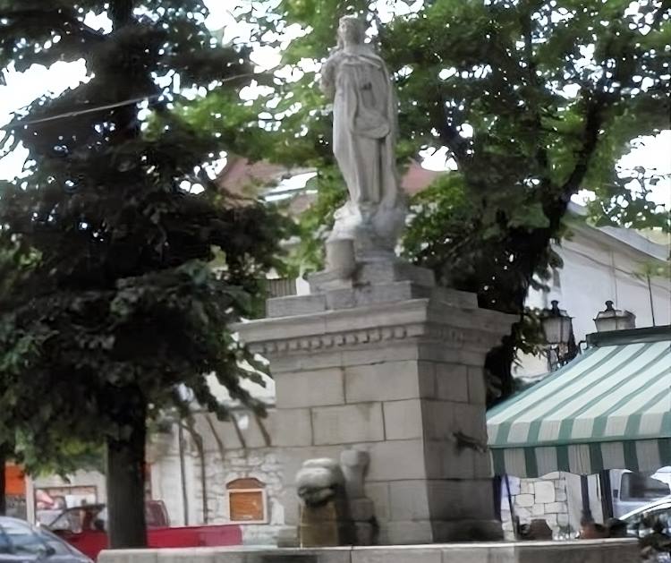 Oggi, a Pescasseroli, l'inaugurazione della Fontana di Piazza Sant'Antonio restaurata