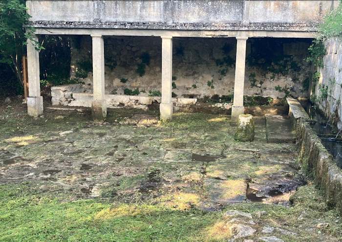 Ripulita l'antica Fonte di Follonica a Massa d'Albe