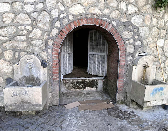 Iniziati i lavori di riqualificazione della fontana pubblica Fonte Vecchia di Carsoli