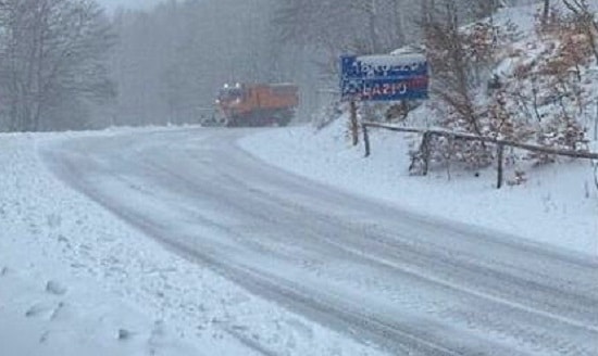 |SR 590 di Forca d'Acero ancora chiusa per neve