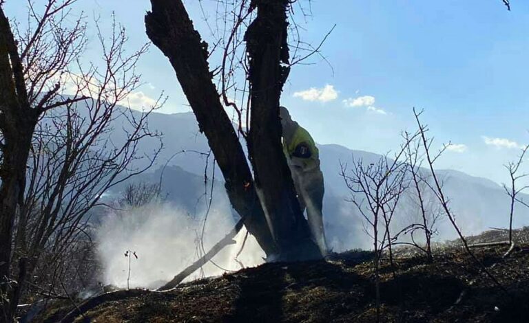 La Protezione Civile di Tagliacozzo interviene per spegnere un principio di incendio