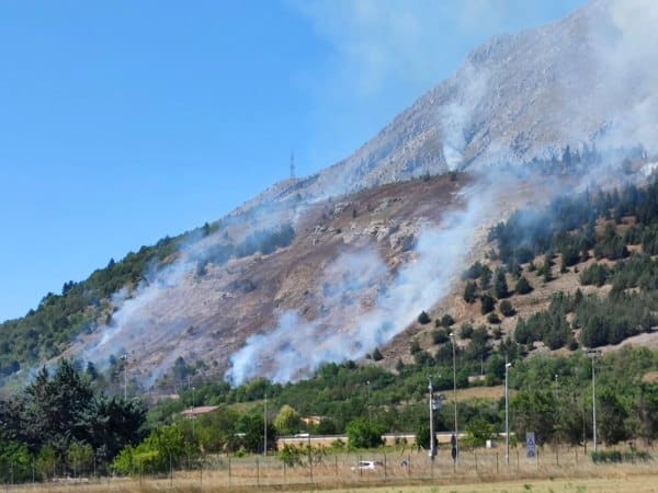 Incendio nei pressi di Aielli