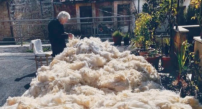 Quando le nostre nonne allentavano la lana per rifare il materasso||