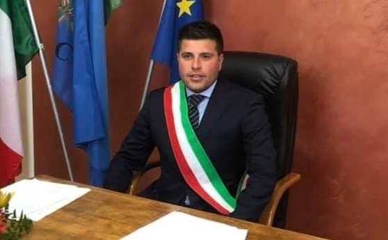 Sono 38 i positivi Covid a Trasacco. Il Sindaco Lobene mantiene chiusa la Moschea e anticipa la chiusura dei locali