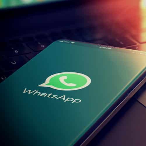 Truffe per la festa della mamma: attenzione ai falsi messaggi che arrivano su WhatsApp