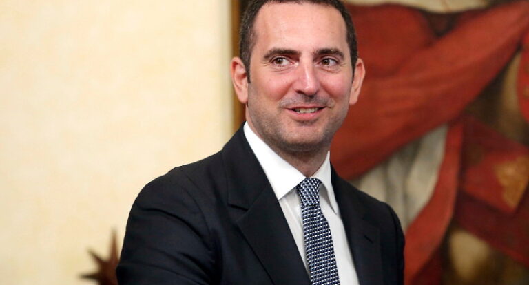 Il Ministro per lo Sport Spadafora riceve il Premio Pinguino d’oro 2020