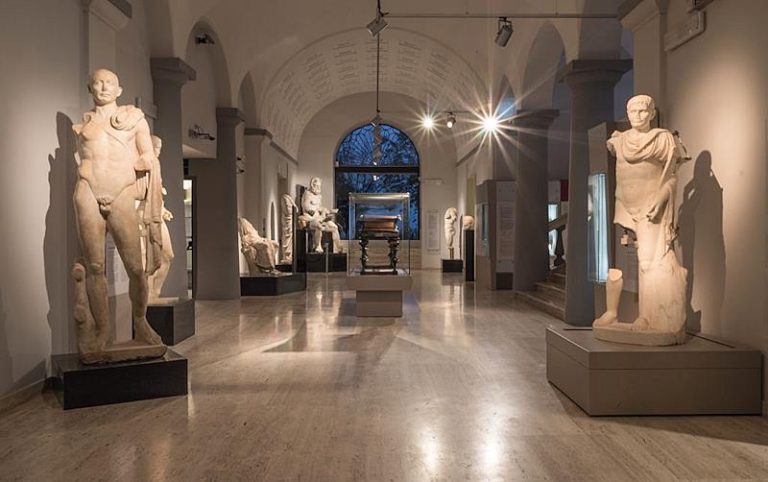 Fino al 15 Settembre il biglietto di ingresso nei musei e nei luoghi della cultura statali costerà 1 euro in più: il ricavato andrà alle aree alluvionate