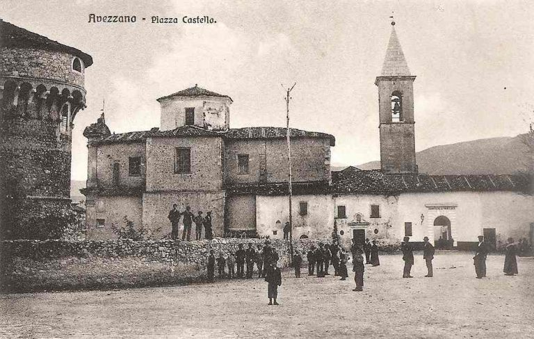 Piazza Castello e chiesa di San Giovanni di Avezzano prima del devastante terremoto del 1915|