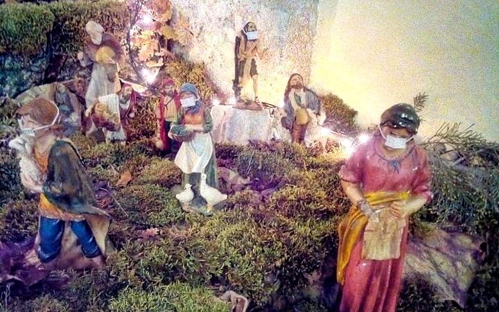 Le statuine del presepe di Ortona dei Marsi quest'anno indossano la mascherina