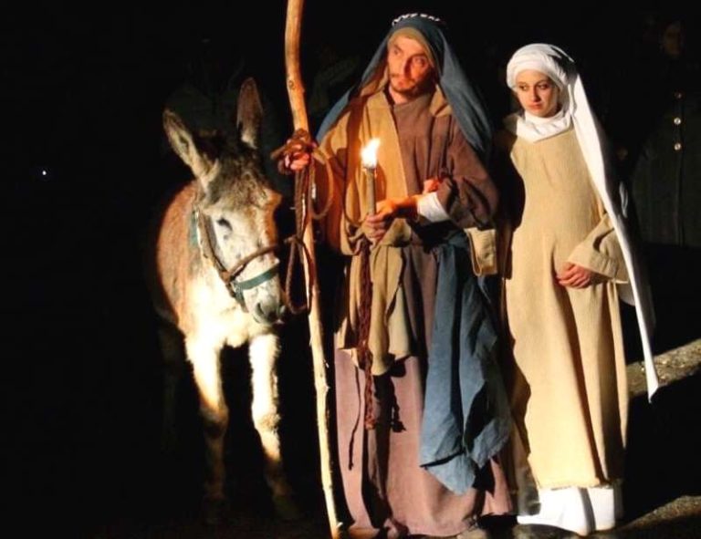 Papa Francesco benedice il Presepe Vivente di Canistro: "A tutti coloro che vogliono rivivere la Natività del Signore