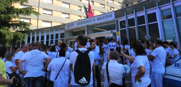 OSS protestano contro la mancata assunzione: "Il 2 agosto manifesteremo sotto il Palazzo della Regione Abruzzo"||||||