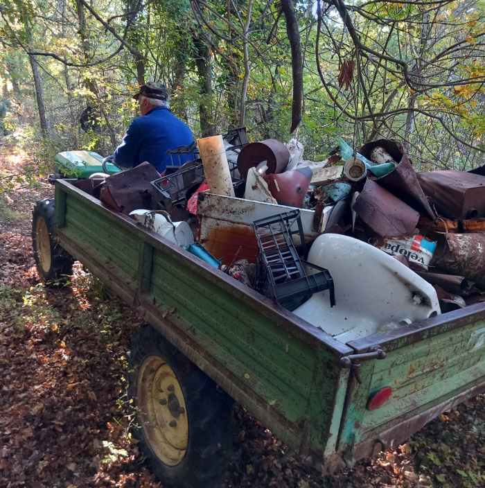 Ripulita da quintali di rifiuti un'area boscosa di Ortona dei Marsi: "Ripristino ambientale che fa bene alla comunità!"