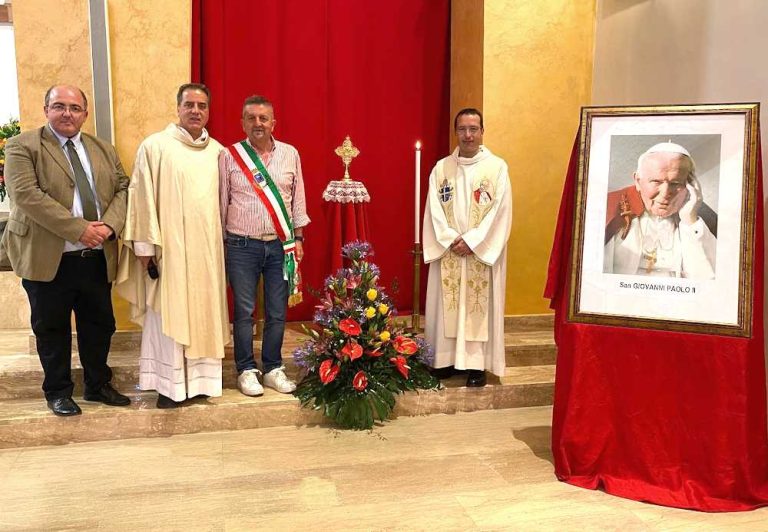 Accoglienza della reliquia di San Giovanni Paolo II presso la chiesa di San Rocco ad Avezzano