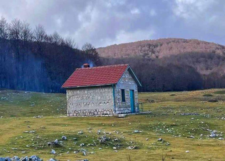 Rifugio di Colle Mozzone lasciato aperto