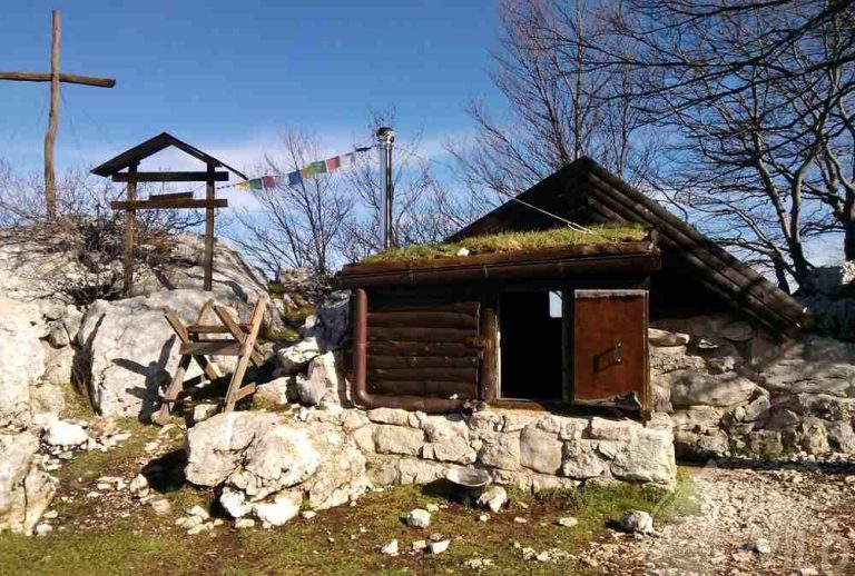 Petizione online per fermare la demolizione del Rifugio La Vecchia sul Sirente