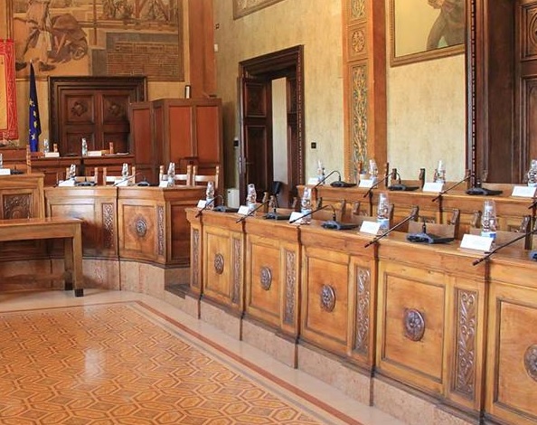 sala consiliare comune avezznao