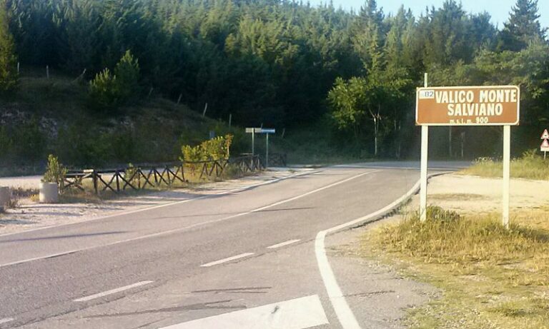 Stop alla circolazione per i veicoli a motore sul Valico del monte Salviano durante il weekend e festivi