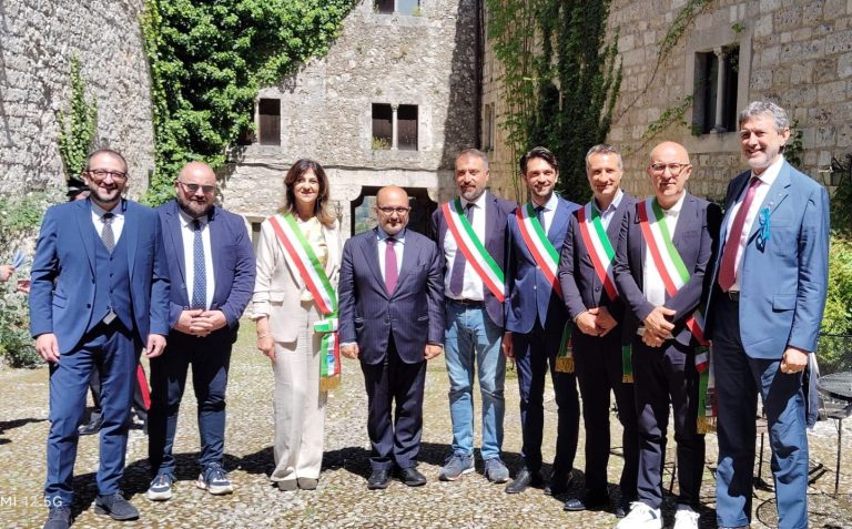 Il ministro della cultura Sangiuliano in visita a Balsorano presso il suggestivo Castello Piccolomini