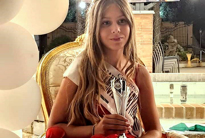 Successo per la giovanissima Sara Silla di Avezzano: conquista il titolo di volto televisivo di Vip TV Italia Televisione||||||||