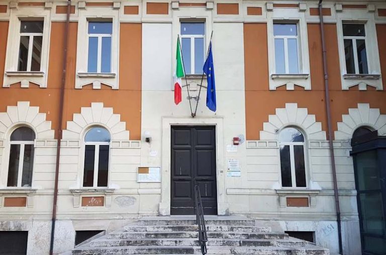 Violente piogge allagano i locali della scuola di Carsoli: domani chiuso il Servizio di Refezione Scolastica della materna