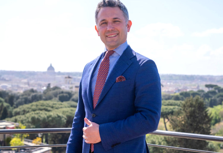 L'avezzanese Simone D'Alessandro è il nuovo General Manager del prestigioso Grand Hotel Flora di Via Veneto a Roma