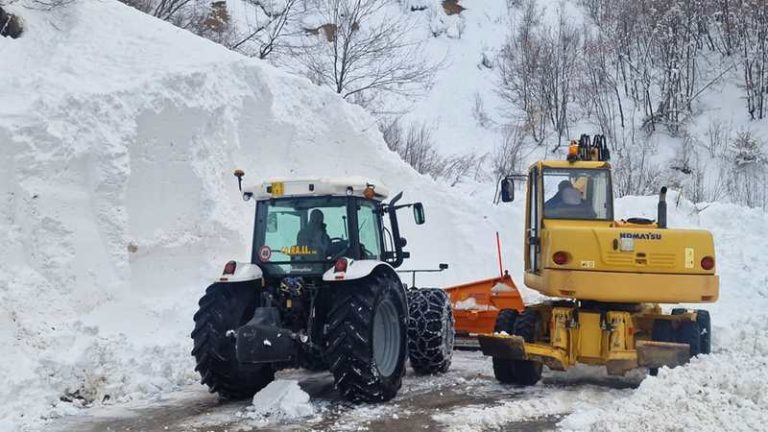 Evacuazione di 25 persone in Valle Castellana a causa di una slavina