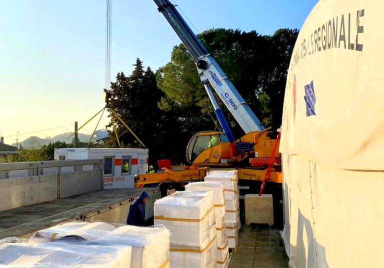 4 containers e 800 coperte di lana in partenza dall'Abruzzo per i terremotati in Turchia|||||||