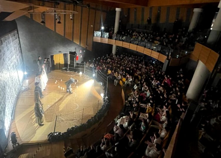 Sul palco dell’Auditorium di Celano lo spettacolo teatrale sul dramma della Shoah. Carusi: "Un monito affinché non si ripetano gli errori del passato"|||||