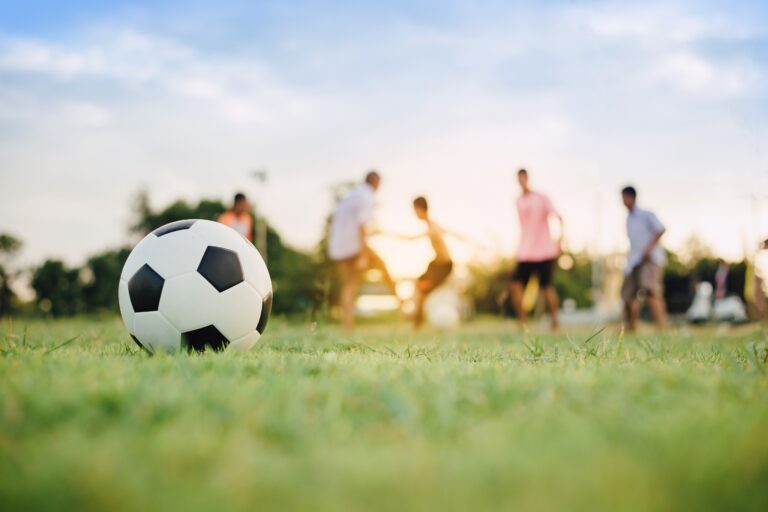 Inaugurazione del nuovo Complesso Sportivo a Ovindoli: celebrazione dello sport e della solidarietà con la "Partita del Cuore"