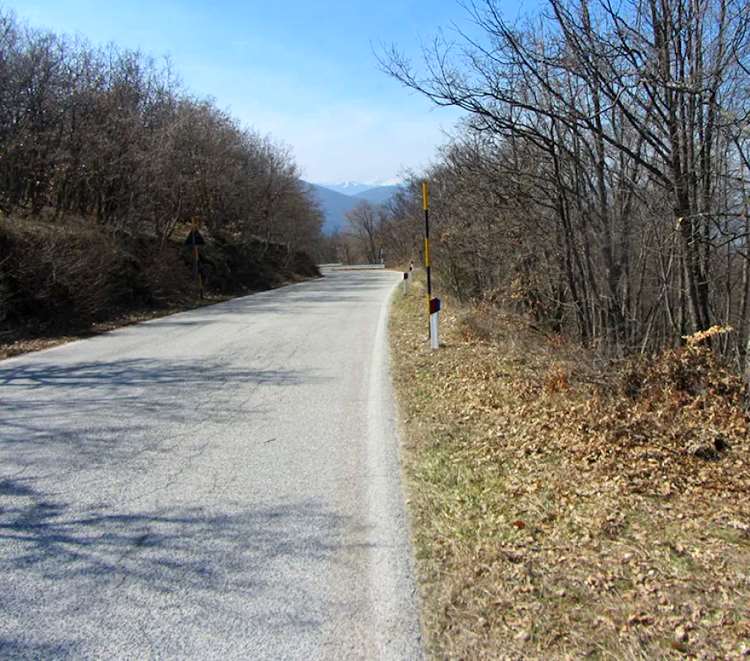 Lavori in corso sulla SS83 "Marsicana": senso unico alternato e limite di velocità a 30 km/h dal km 50+060 al km 55+205