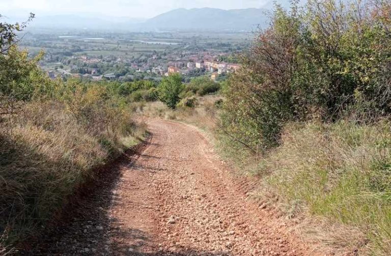 Terminata a Pescina la manutenzione delle strade bianche