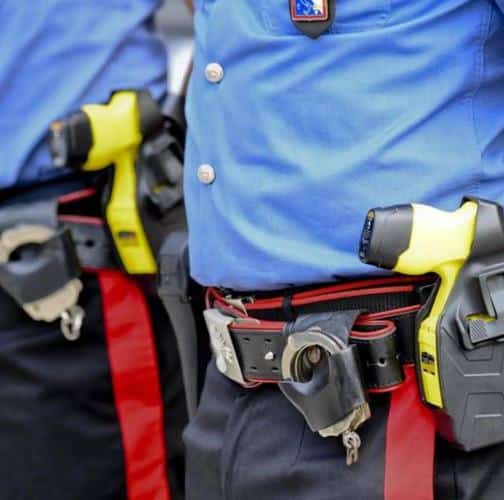 Pistole a impulsi elettrici del tipo Taser in dotazione ai Carabinieri di Tagliacozzo